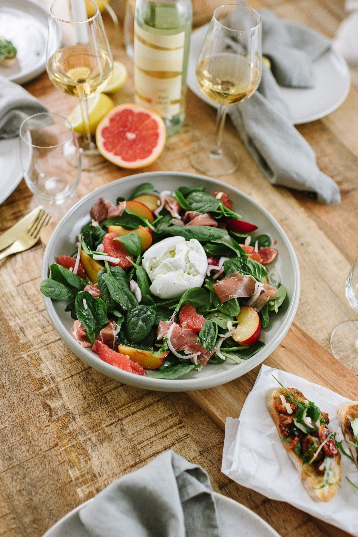 Vitaminbombe: Spinatsalat mit Grapefruit und Büffelmozarella